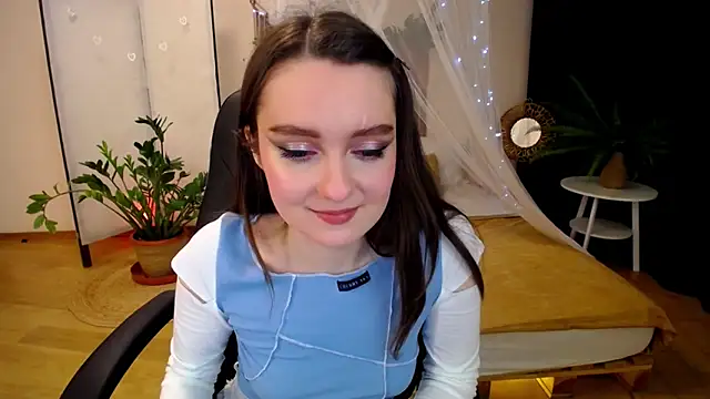 Snapshot of CloudGrace chatting on 03-13-25, 03:22 CloudGrace online show from 03-13-25, 03:22
