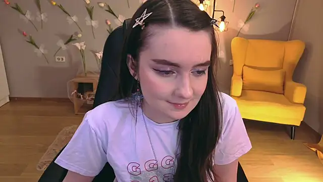 CloudGrace online show from 04-18-26, 06:21