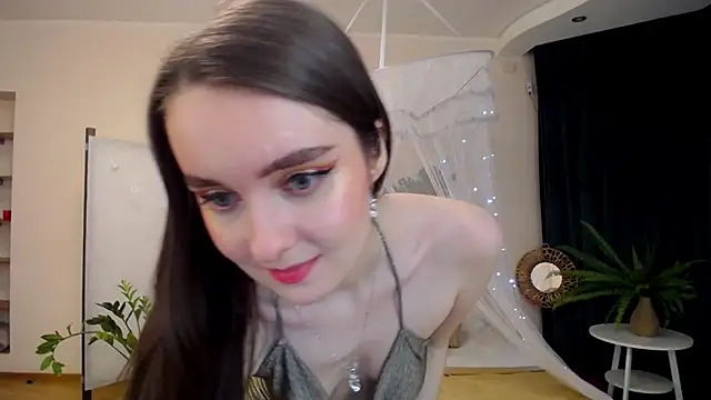 Snapshot of CloudGrace chatting on 03-14-25, 09:21 CloudGrace online show from 03-14-25, 09:21