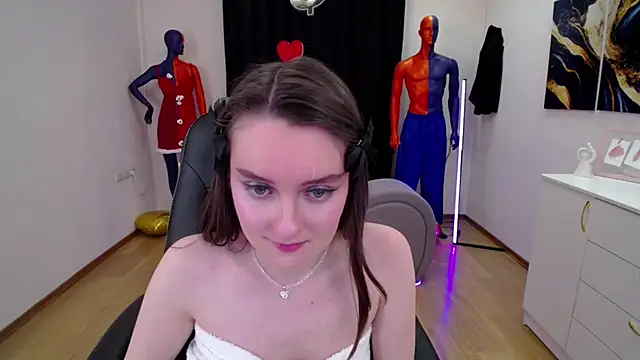 Snapshot of CloudGrace chatting on 03-20-25, 06:19 CloudGrace online show from 03-20-25, 06:19