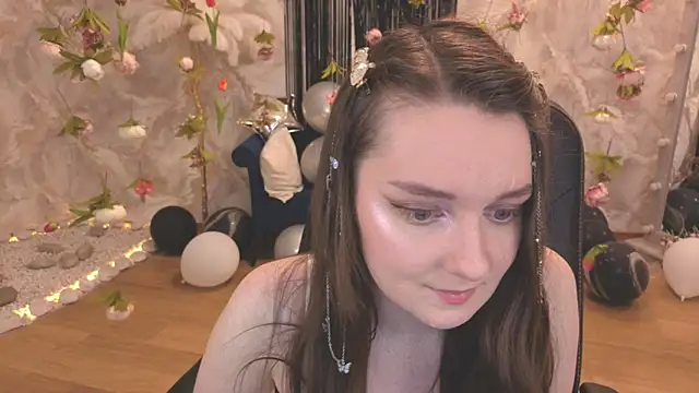 Snapshot of CloudGrace chatting on 07-11-26, 06:19 CloudGrace online show from 07-11-26, 06:19