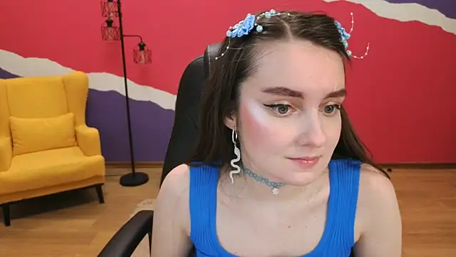Snapshot of CloudGrace chatting on 09-19-25, 06:12 CloudGrace online show from 09-19-25, 06:12