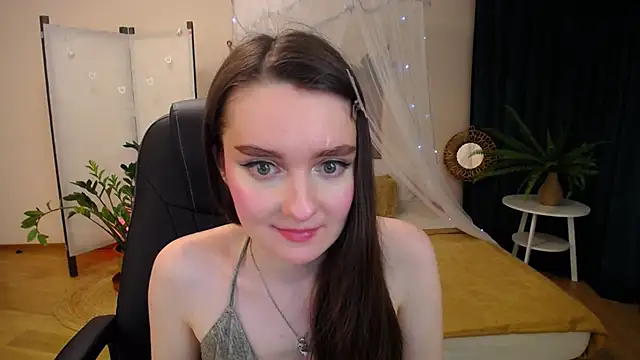 Snapshot of CloudGrace chatting on 03-16-25, 12:34 CloudGrace online show from 03-16-25, 12:34