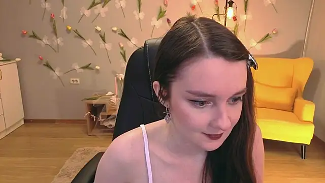 Snapshot of CloudGrace chatting on 06-16-26, 03:17 CloudGrace online show from 06-16-26, 03:17