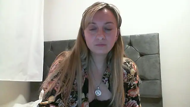 SusanCurt online show from 11-05-25, 08:12