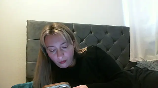 SusanCurt online show from 10-19-25, 10:07