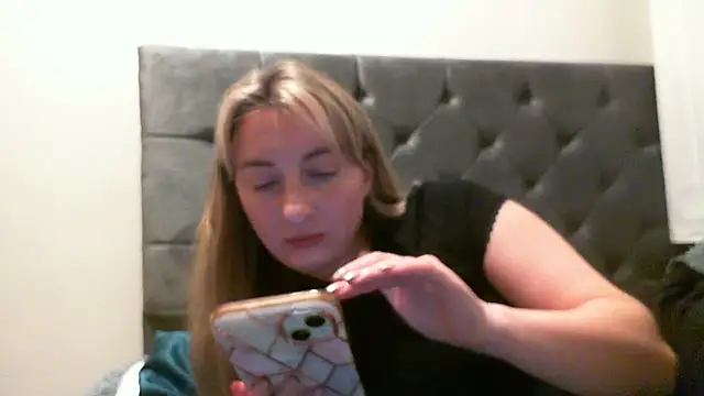 SusanCurt online show from 10-18-25, 06:43