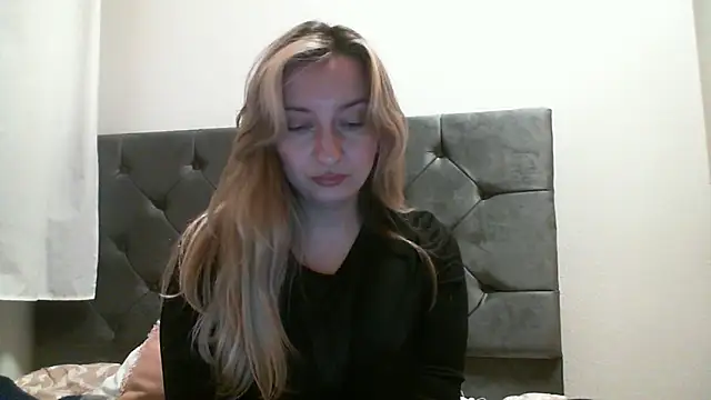 SusanCurt online show from 12-20-25, 06:11