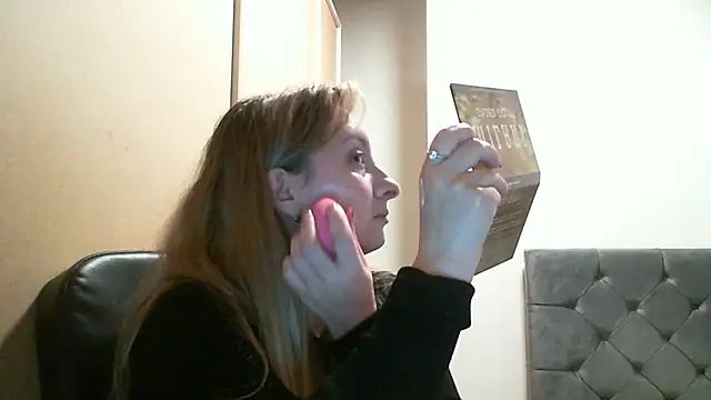 SusanCurt online show from 10-25-25, 10:03