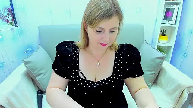 Snapshot of Erika_Lov chatting on 04-26-26, 01:36 Erika Lov online show from 04-26-26, 01:36