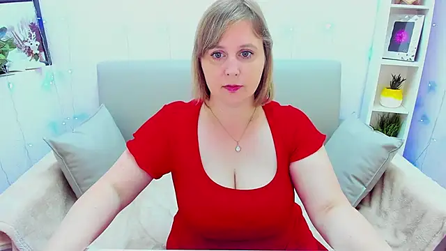 Snapshot of Erika_Lov chatting on 06-06-26, 01:33 Erika Lov online show from 06-06-26, 01:33