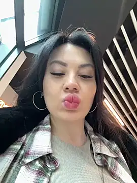 Wet  Bunny online show from 05-04-26, 06:17