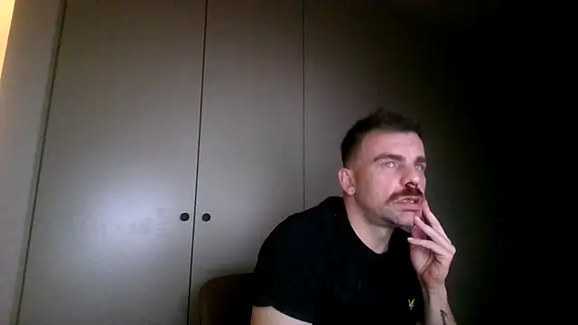 Snapshot of mrbigballs chatting on 10-26-25, 11:38 mrbigballs online show from 10-26-25, 11:38