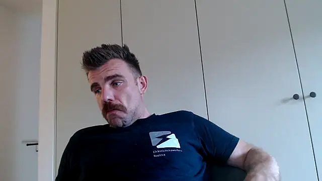 Snapshot of mrbigballs chatting on 07-05-26, 06:37 mrbigballs online show from 07-05-26, 06:37