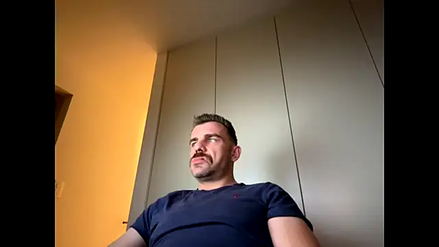 Snapshot of mrbigballs chatting on 10-27-25, 09:27 mrbigballs online show from 10-27-25, 09:27