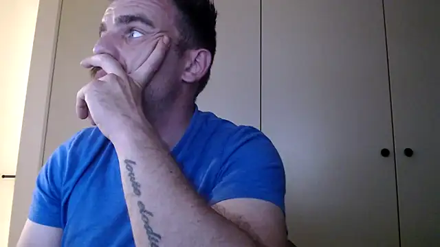 Snapshot of mrbigballs chatting on 06-16-26, 10:43 mrbigballs online show from 06-16-26, 10:43