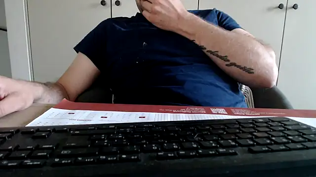 Snapshot of mrbigballs chatting on 06-14-26, 07:26 mrbigballs online show from 06-14-26, 07:26