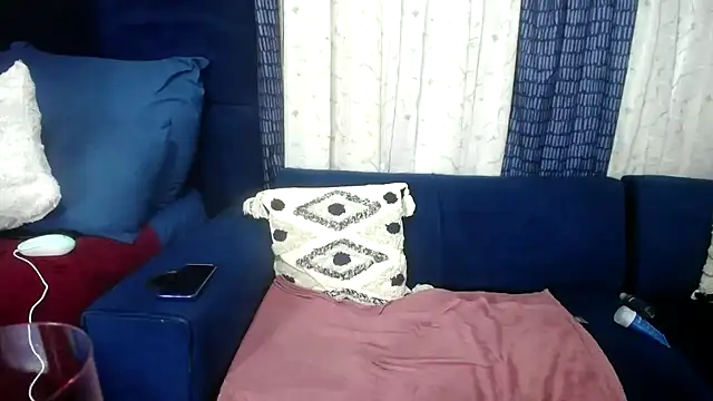 Snapshot of crystalbxx chatting on 03-14-25, 09:32 crystalbxx online show from 03-14-25, 09:32