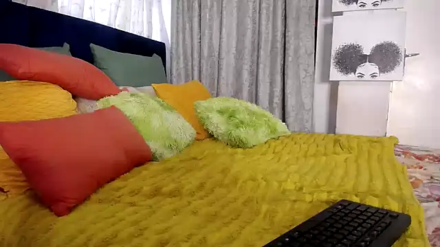 crystalbxx online show from 10-27-25, 03:57