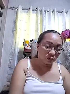 Snapshot of asianwet4u chatting on 10-24-25, 12:09 asianwet4u online show from 10-24-25, 12:09