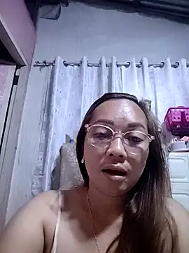 Snapshot of asianwet4u chatting on 10-08-25, 08:42 asianwet4u online show from 10-08-25, 08:42