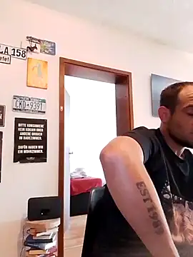 Snapshot of Codymc89 chatting on 05-25-26, 03:33 Codymc89 online show from 05-25-26, 03:33