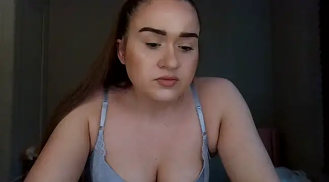 Snapshot of avajade chatting on 02-25-25, 12:27 avajade online show from 02-25-25, 12:27