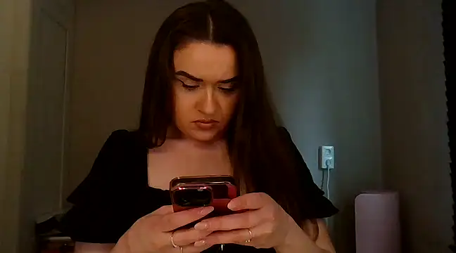 Snapshot of avajade chatting on 02-04-25, 12:44 avajade online show from 02-04-25, 12:44