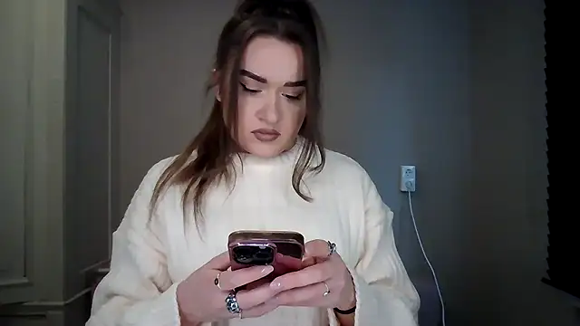 avajade online show from 11-18-25, 09:56