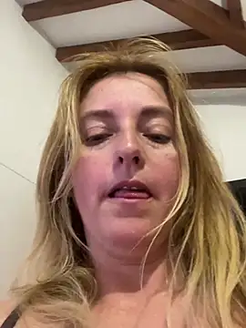 moniquerainx online show from 04-20-26, 03:35