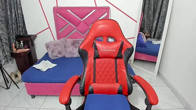 stNatashaBrunette online show from 10-18-25, 04:36