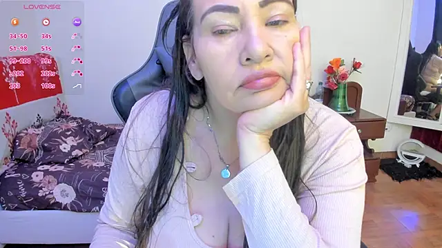 esmeralda milf online show from 12-01-25, 02:51