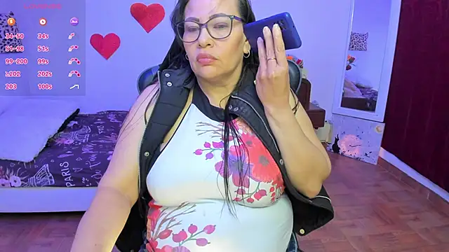 esmeralda milf online show from 03-23-26, 08:19