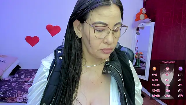 esmeralda milf online show from 02-09-26, 02:26