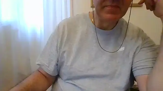 Snapshot of ANONIMO7735 chatting on 06-12-26, 05:16 ANONIMO7735 online show from 06-12-26, 05:16