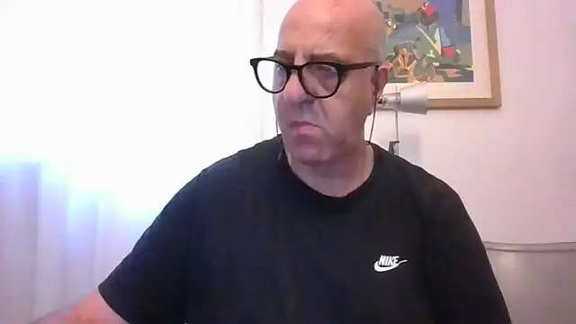 Snapshot of ANONIMO7735 chatting on 06-19-26, 04:40 ANONIMO7735 online show from 06-19-26, 04:40