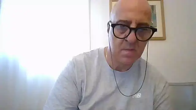 Snapshot of ANONIMO7735 chatting on 06-17-26, 10:25 ANONIMO7735 online show from 06-17-26, 10:25