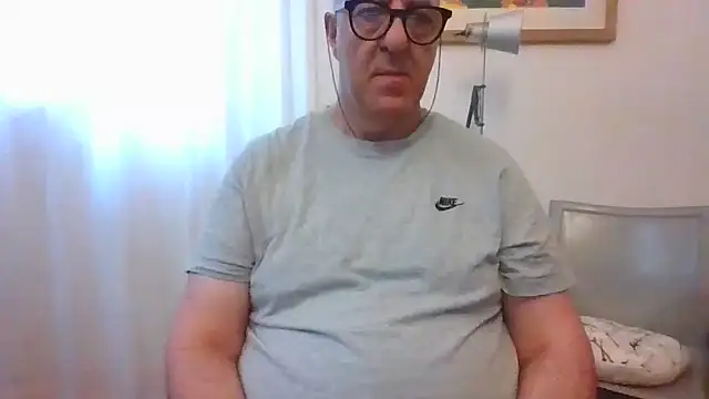 Snapshot of ANONIMO7735 chatting on 06-26-26, 05:13 ANONIMO7735 online show from 06-26-26, 05:13