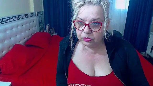 SonyaHotMilf online show from 04-28-26, 11:03