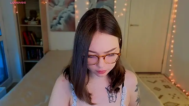 MilenaSaint online show from 04-10-26, 04:08