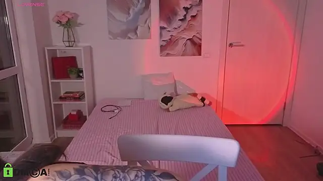 MilenaSaint online show from 10-31-25, 04:20