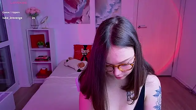 MilenaSaint online show from 10-20-25, 04:36