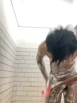 Snapshot of ditiya18 chatting on 12-22-24, 05:01 ditiya18 online show from 12-22-24, 05:01