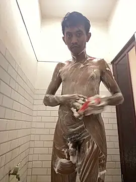 Snapshot of ditiya18 chatting on 12-25-24, 04:33 ditiya18 online show from 12-25-24, 04:33