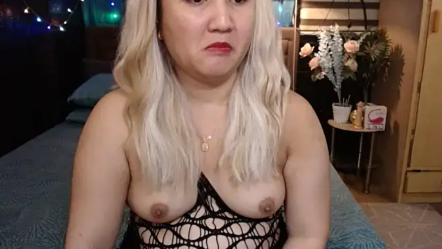 Snapshot of xheavenlytrans chatting on 10-12-25, 11:55 xheavenlytrans online show from 10-12-25, 11:55