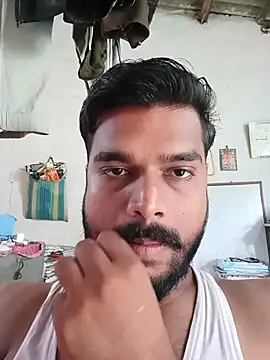 Snapshot of veaman9939 chatting on 07-12-26, 04:13 veaman9939 online show from 07-12-26, 04:13