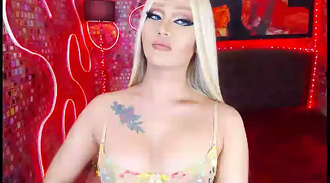 Snapshot of KylieMaxwellCaulfield_TS chatting on 03-16-25, 02:21 KylieMaxwellCaulfield TS online show from 03-16-25, 02:21