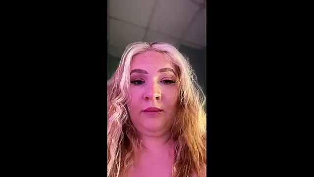 Snapshot of Anal_Top chatting on 11-24-25, 08:20 Anal Top online show from 11-24-25, 08:20