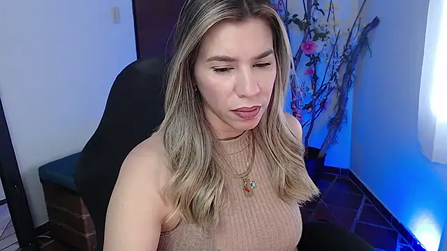 Snapshot of ms_sofia_x chatting on 10-20-25, 03:12 ms sofia x online show from 10-20-25, 03:12