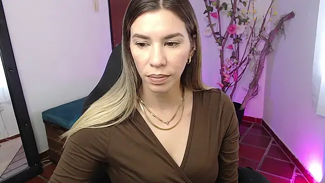 Snapshot of ms_sofia_x chatting on 09-25-25, 03:40 ms sofia x online show from 09-25-25, 03:40